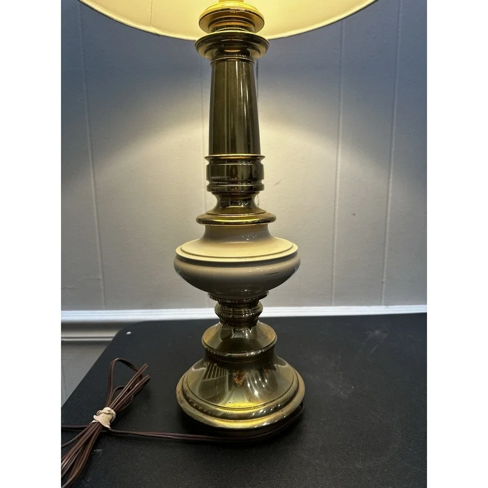 Vintage Brass Table Lamp Cream Enamel Accent‎ Traditional Hollywood Regency 31in